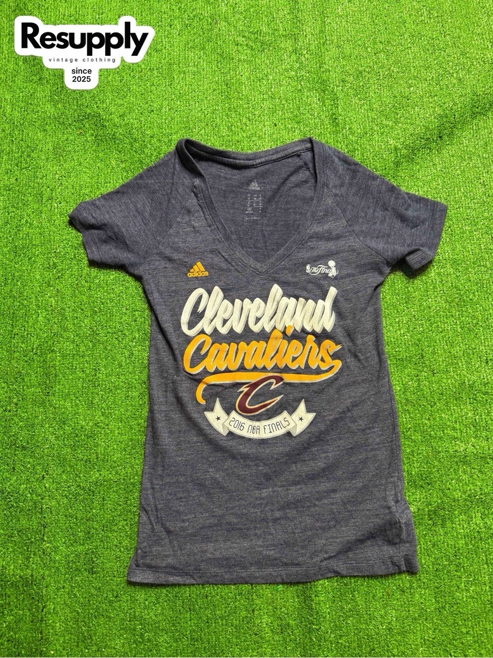 Adidas 2016 NBA Finals Cleveland Cavaliers V-Neck Women’s Size Medium $15